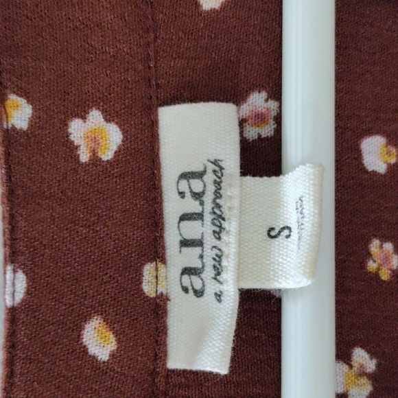 Top - Picture 2 of 5